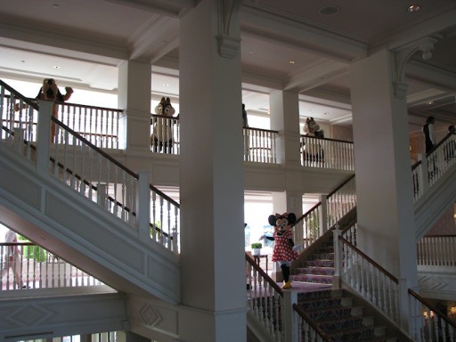 Elle fait des câlins, et elle les fait toujours bien !