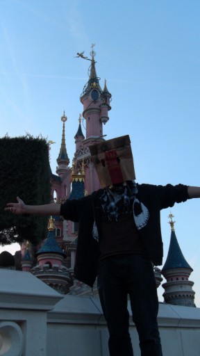 Et débarqua Faque-Man