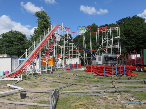 Montage des métiers de la Fête des Loges (2018)