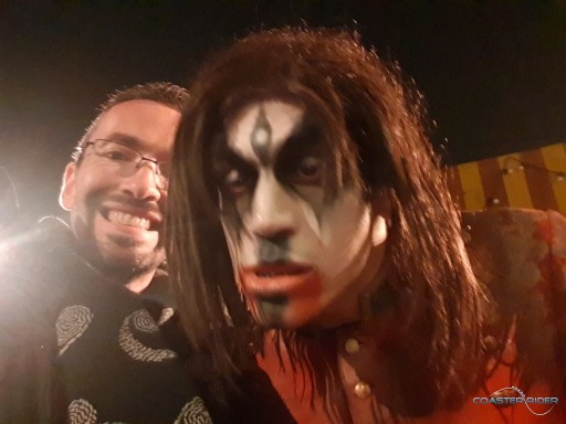 Petite nocturne d'Halloween entre amis au Parc Astérix