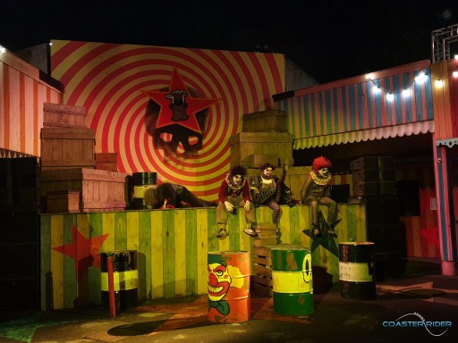 Petite nocturne d'Halloween entre amis au Parc Astérix